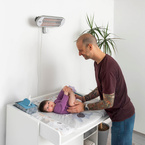 Grzejnik dla niemowląt na stojaku 2w1 timer pilot 350W/700W HeatCare+ REER