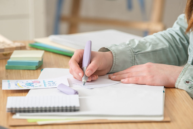 Pióro wieczne Twist dla dzieci prawo/lewo różowe Rose ECO PELIKAN