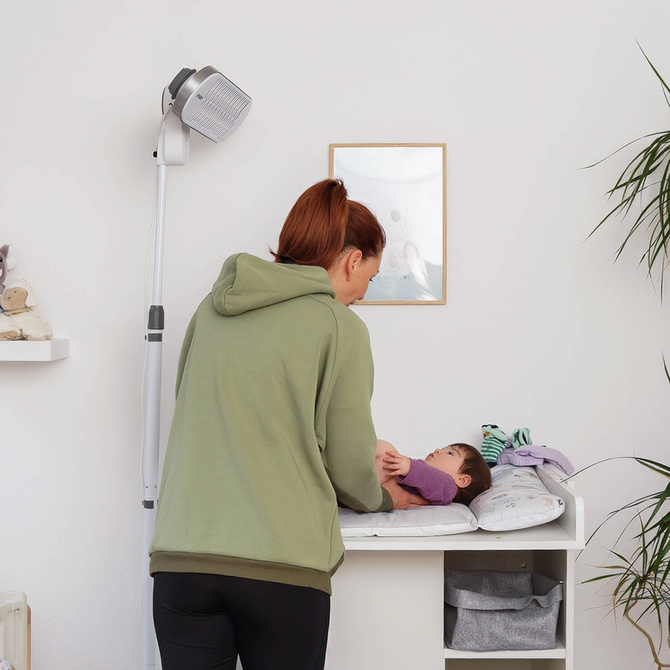 Grzejnik dla niemowląt na stojaku 2w1 timer pilot 350W/700W HeatCare+ REER