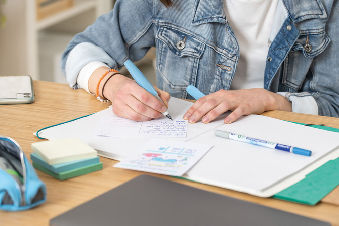 Pióro wieczne Twist dla dzieci prawo/lewo fioletowe Lavender ECO PELIKAN