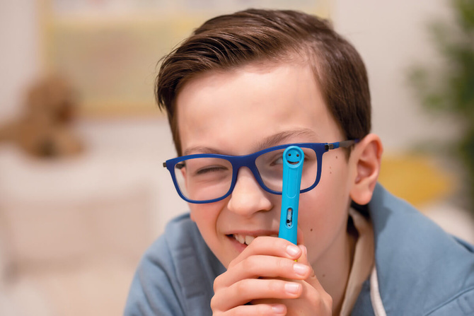 Pióro kulkowe Griffix 3 dla dzieci Praworęcznych czarne Neon Black PELIKAN