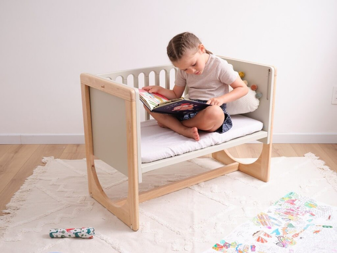 Łóżeczko drewniane dostawne 4w1 dostawka sofa biurko HATO + materac GEUTHER