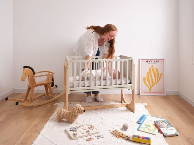 Łóżeczko drewniane dostawne 4w1 dostawka sofa biurko HATO + materac GEUTHER